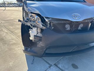2014 Toyota Sienna L V6 7 Passenger - Primary Damage Right Image
